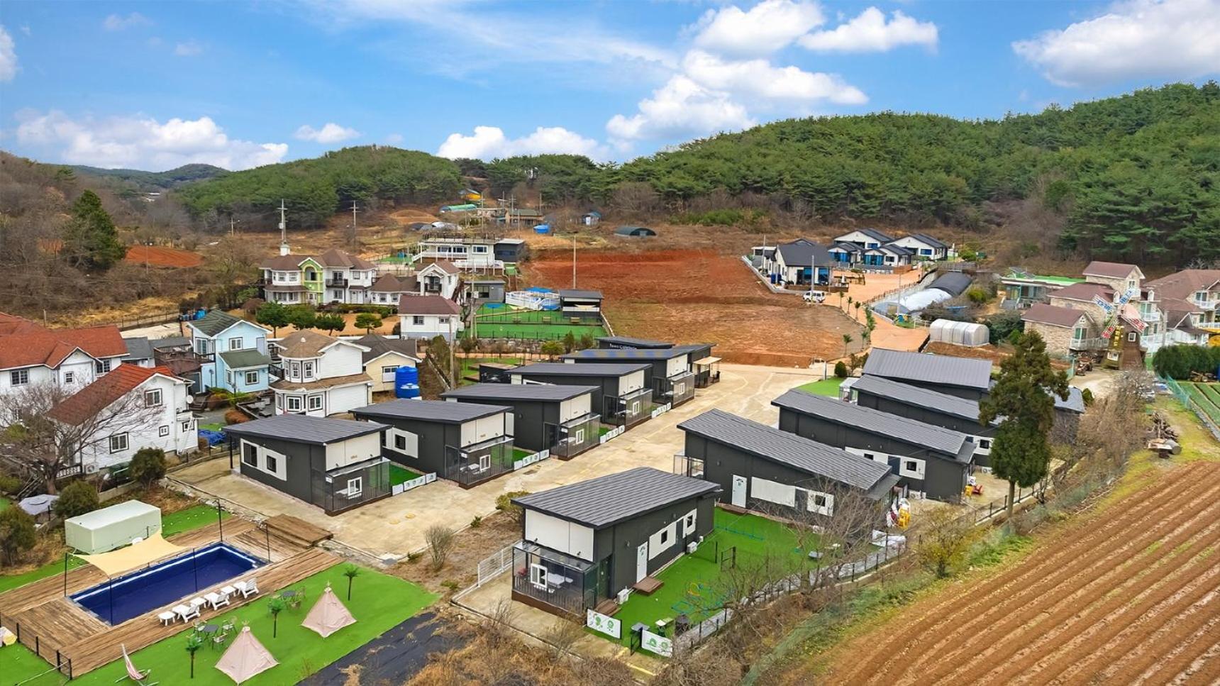 Anmyeondo Town 1967 Dog Pool Villa Taean Exterior photo